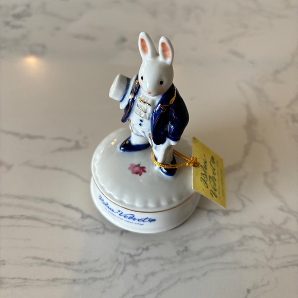 Sekiguchi Blue Velvet Bunny Music Box, made in Japan, papa rabbit - Picture 3 of 8
